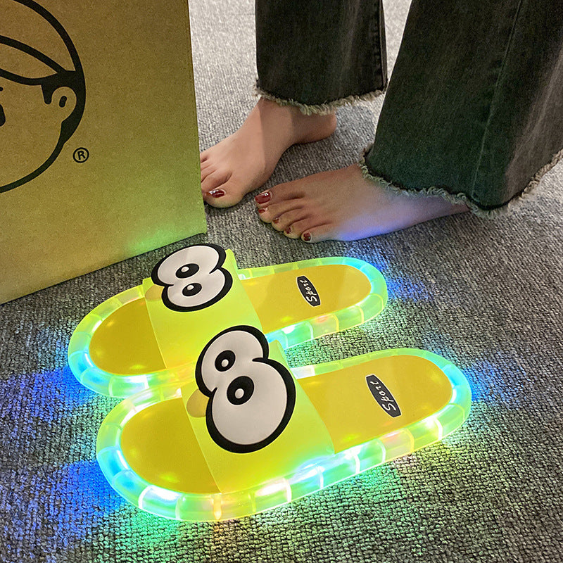 Söta LED-tofflor med ankdesign – lyser i mörkret, mjuka & lätta 👣💡