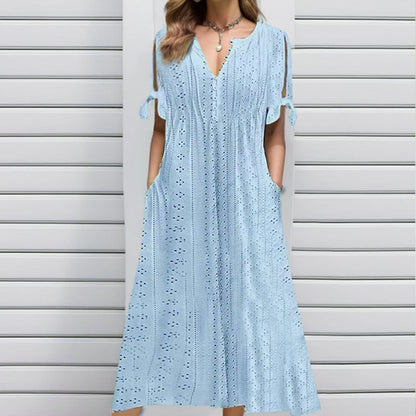 ⏰Begränsad tid 50% rabatt🌸 Elegant klänning med V-ringning och broderie anglaise för dam