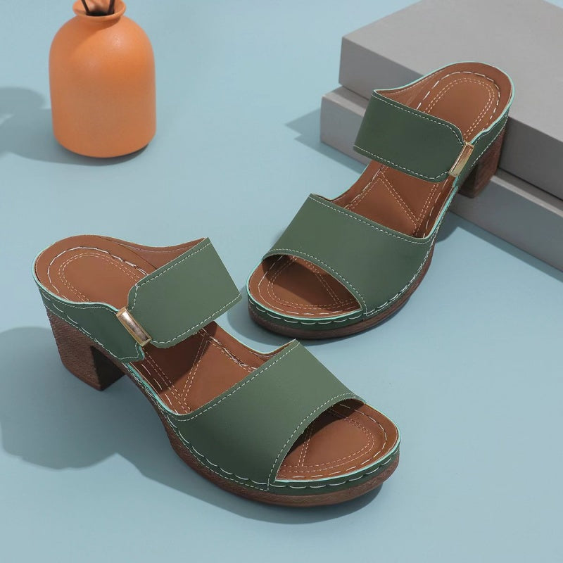 Snygga sandaler med öppen tå och hög klack för kvinnor