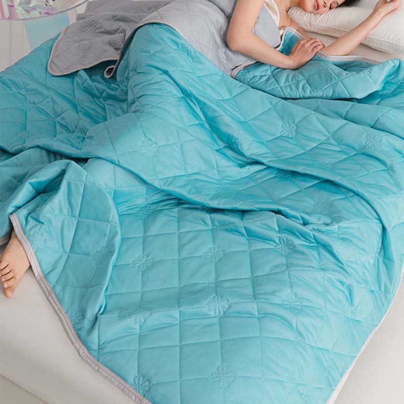 🥳2026 REA🥳💞Över 50 000 sålda!🛏️❄️ 50 % RABATT! Kylande täcke – dubbelsidigt, Q-Max≥0,4-tyg. En sida kyler, den andra andas. Sov utan att svettas! 🌙✨