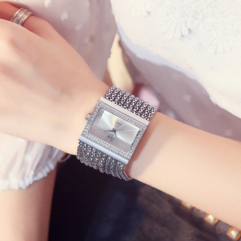🎄🎁Julspecial: 50 % rabatt💥Damklocka med strass och quartzverk