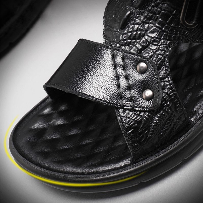 👞 50% RABATT! 🔥 Sandaler för män i koskinn med dubbla användningsområden och ventilerande hål – Andningsbara, halkfria & perfekta för strand eller vardagsbruk ☀️