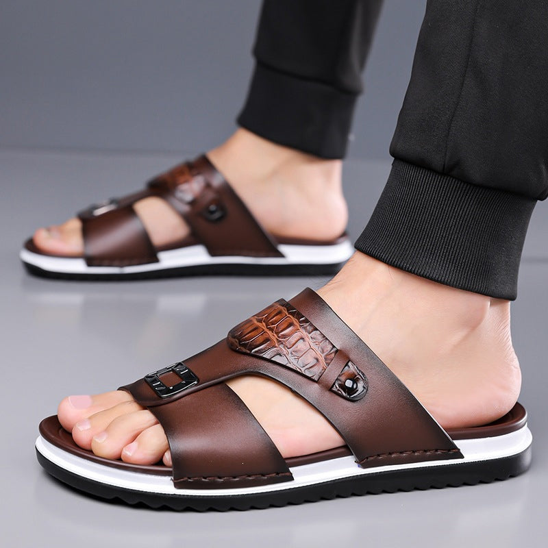 👞 50% RABATT! 💫 Herr konstläder slip-on sandaler – Andningsbar mesh & halksäker sula – Bekväm passform, perfekta för sommar, strand eller vardagspromenader 🏖️