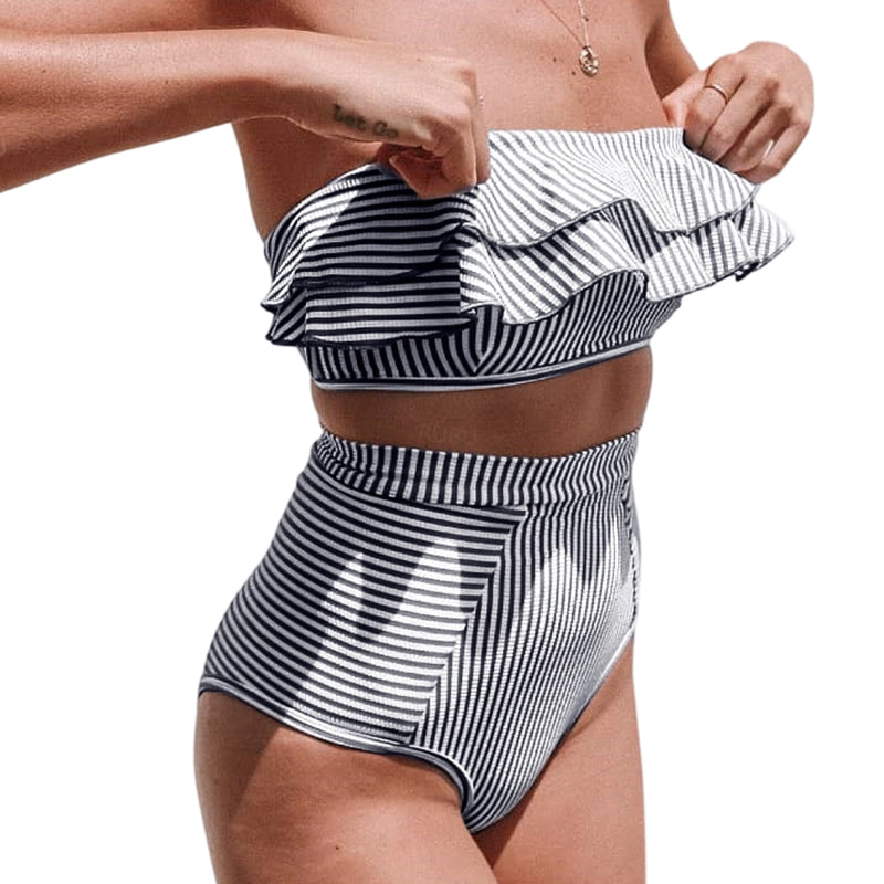 🌸 Dam baddräkt med hög midja & ränder – mjukt tyg, bra stöd & perfekt för både simning & solbad, en tidlös favorit 🕶️