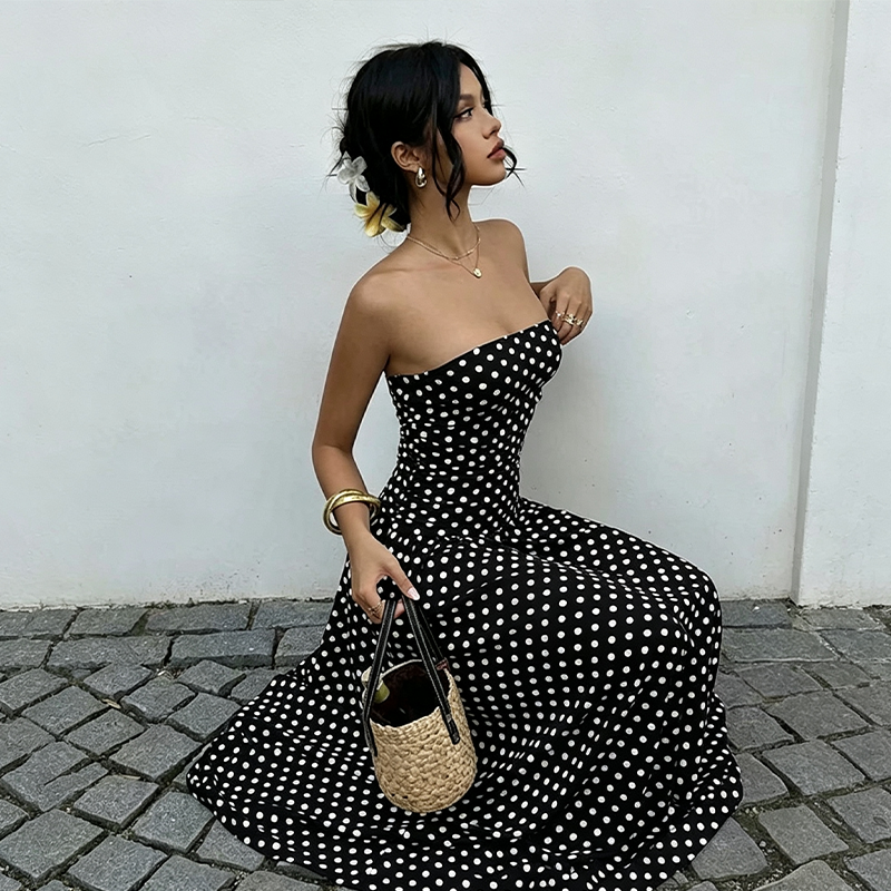 🎉 Rea 2026 – Över 46 000 sålda!💞 Off-shoulder-klänning med prickmönster för damer – tidlös charm möter modern elegans 🌸
