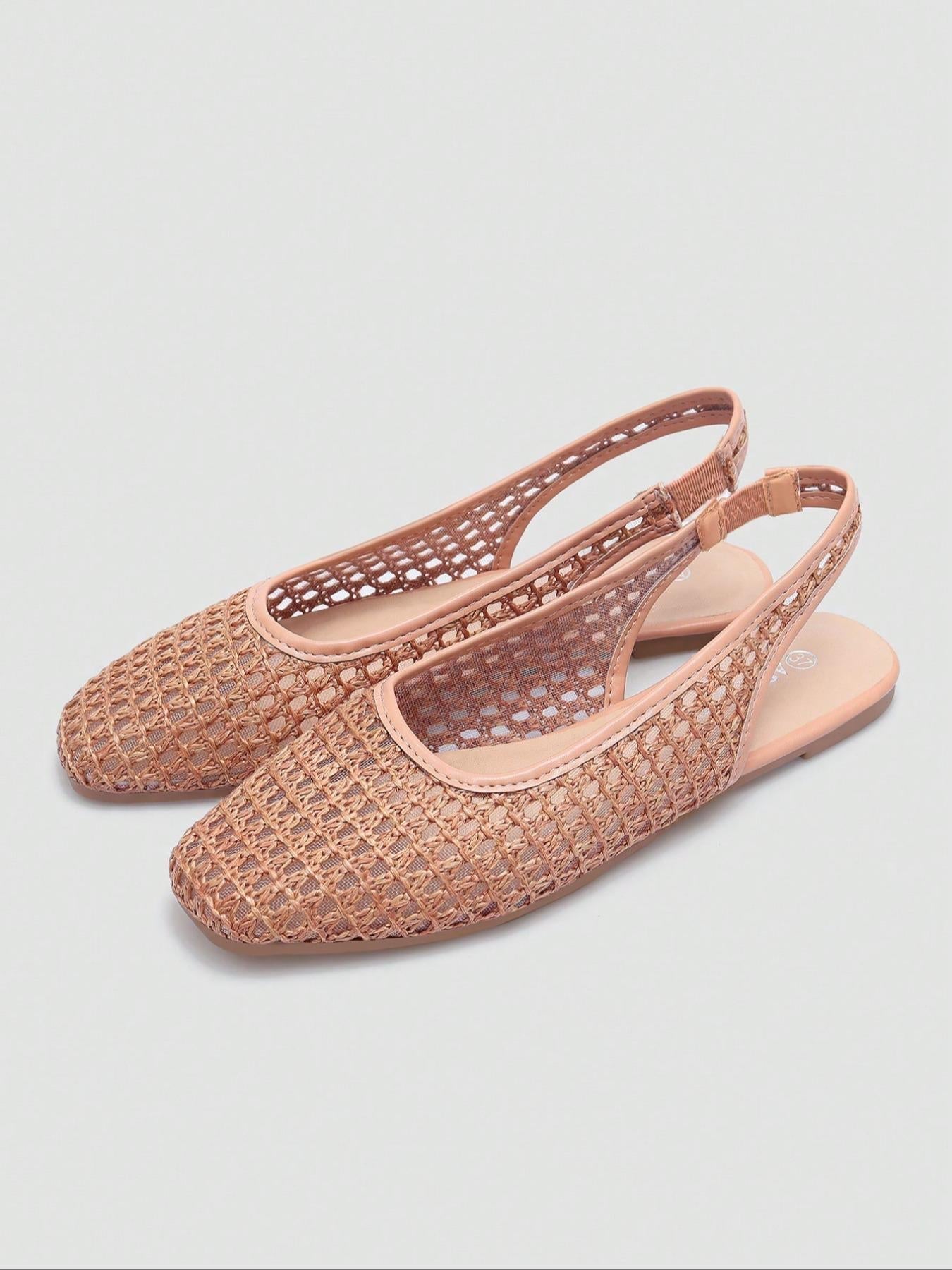 👡Nyheter 50 % rabatt🌸 Vävda slingback-sandaler för dam – 50 % rabatt! Snygga vävda detaljer, elegant slingback-modell, bekväm platt sula – perfekta både till jobbet och på helgen. 🔥✨