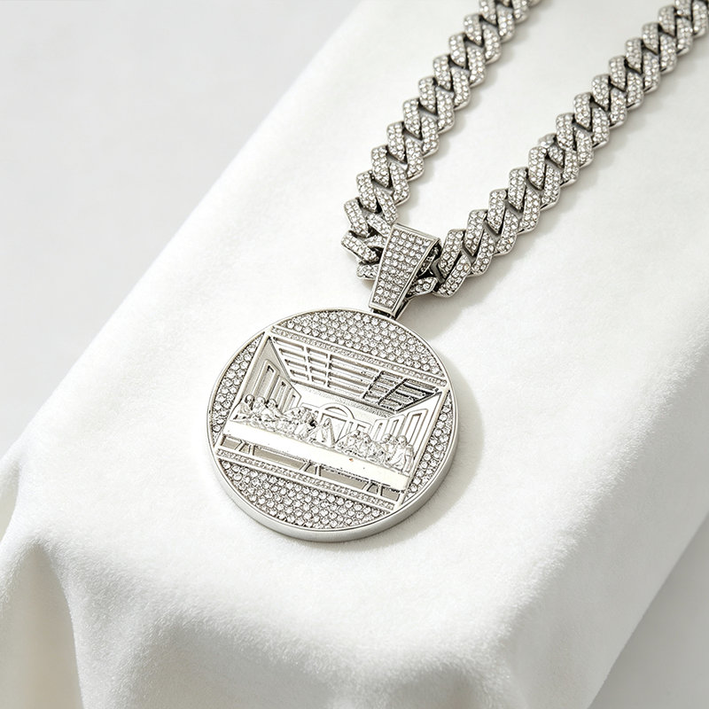 🎉 2026-rea — Över 46 000 sålda! 💎 Iögonfallande kubanskt hängsmycke med kedja – detaljer i isglans 🔥