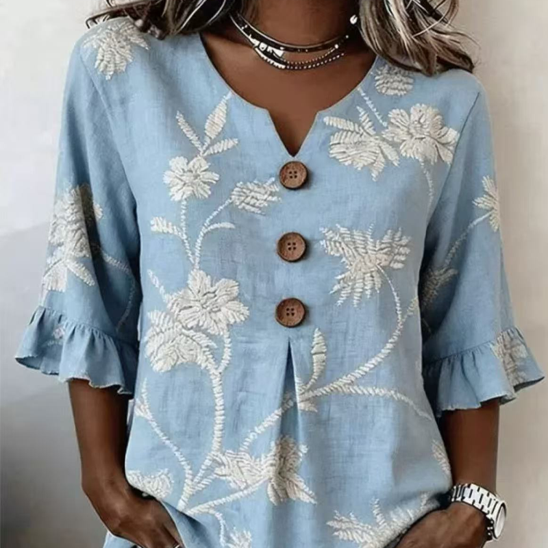 👚 Sommarblus för damer med blommönster och volangärmar — Lätt blus med V-ringning och kaskadvolanger